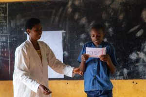 Abarimu bafasha abana bafite ubumuga bafite ubumenyi nk’ubw’abandi – MINEDUC