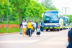 Impunzi z’Abarundi zirenga 100 zasubiye mu gihugu cyabo