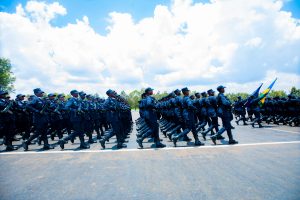 Abapolisi barenga 70 bashyizwe mu kiruhuko cy’izabukuru