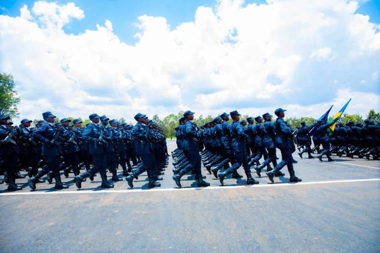 Abapolisi barenga 70 bashyizwe mu kiruhuko cy’izabukuru
