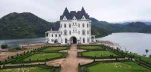 Hotel Château Le Marara yafunguwe by’agateganyo