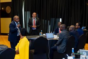 Dr Ndabamenye asaba abayobozi kuva muri Hoteli bakarwanyiriza igwingira mu ngo