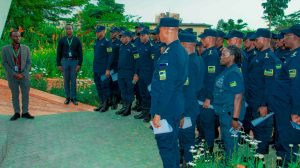 Abofisiye 145 bari gusoza amasomo basuye Igicumbi cy’Intwari bahabwa impanuro