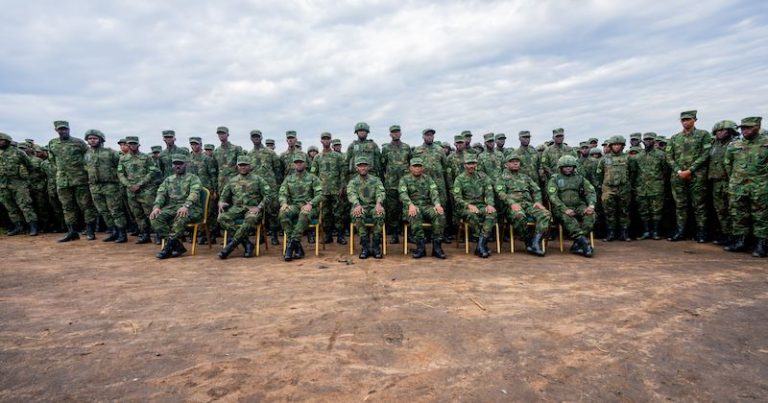 Ingabo z’u Rwanda zirwanira ku butaka zasoje amahugurwa y’amezi atanu