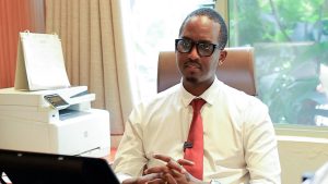 Yatangiye gutwara imodoka ari muto ubu atwara ibikombe, ikiganiro na Kanangire (Amashusho)