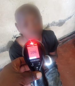 Polisi y’u Rwanda yavuze ku bapolisi bakurubanye uwasinze