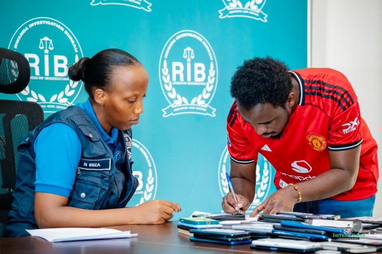 RIB yagaruje telefoni z’agaciro k’arenga miliyoni 90 Frw