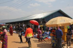 Nyagatare: Abarema isoko rya Rukomo babangamiwe no gucururiza hanze
