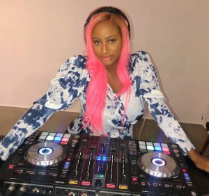 DJ Cuppy yabaye ahagaritse gukoresha imbuga nkoranyambaga