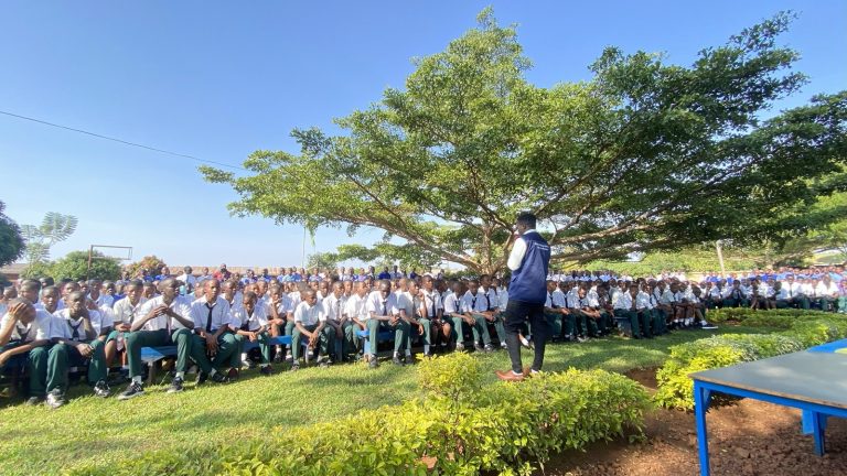 Ngoma: Abanyeshuri bakanguriwe kwirinda indwara y’ibisazi by’imbwa