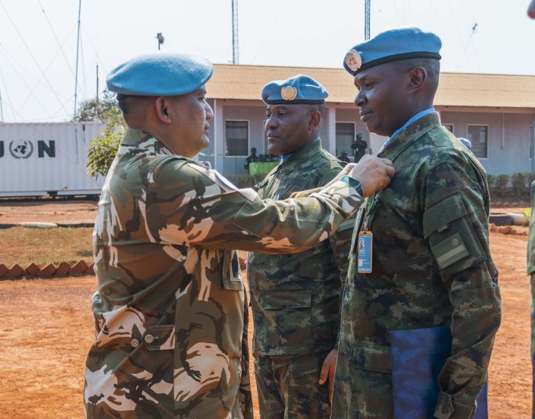 CAR: Ingabo z’u Rwanda zoherejwe muri MINUSCA zambitswe imidali y’ishimwe