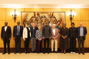 Perezida Kagame yasangiye n’abayobozi ba UGHE na PiH