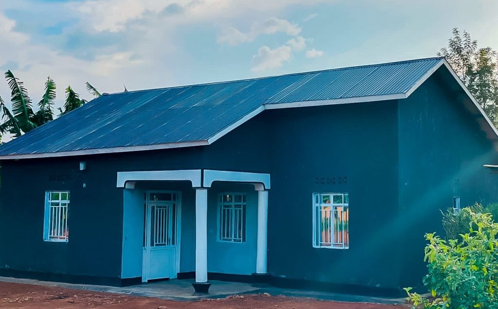 Gatsibo: Uwakodesherezwaga arashima inzu ya miliyoni 10Frw yubakiwe n’urubyiruko