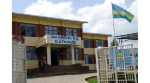 Karongi: Umugabo ukekwaho kwica uwahoze ari umugore we na we yiteye icyuma