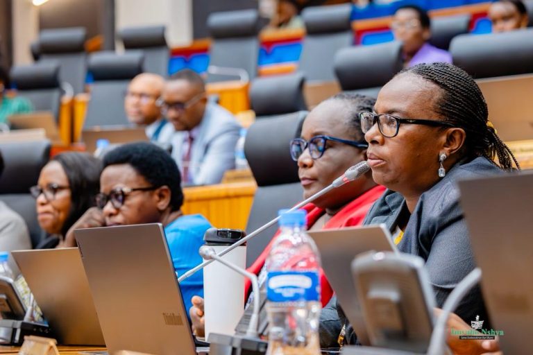 Igipimo cy’Alukoro cyemererwa utwaye ikinyabiziga cyazamuye impaka mu Badepite