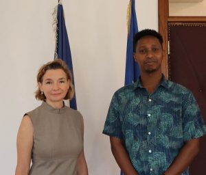 Israel Mbonyi yagiranye ibiganiro na Amb. Aurélie Royet-Gounin