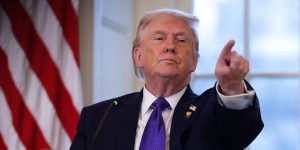 Trump yashimangiye ko azahamiriza u Burayi ko azigarurira Greenland