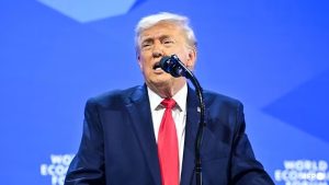 Trump yabwiye u Burayi ko bugana ahabi abuhamiriza ko azigarurira Greenland