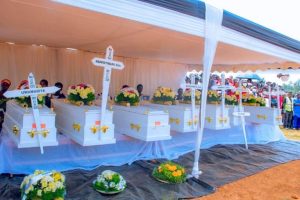 Ngoma: Abantu 9 baheruka gukubitwa n’inkuba bashyinguwe mu cyubahiro