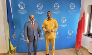 Umuramyi Josh Ishimwe yaganiriye na Amb. Prof. Shyaka Anastase