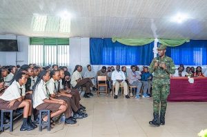 RDF yasabye abarenga 800 biga ubumenyi ngiro kurangwa n’indangagaciro z’ubutwari