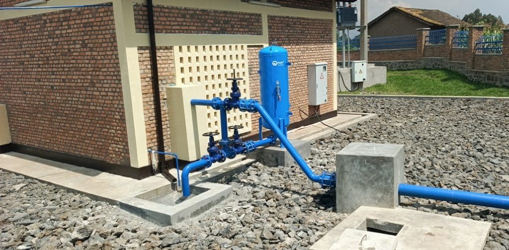 Nyabihu: Miliyari 5 Frw zashowe mu kugeza amazi meza ku baturage