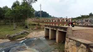 Ikiraro gihuza Muhanga na Ruhango cyangiritse cyahagaritse ubuhahirane