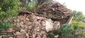 Karongi: Inzu yamuguyeho nijoro aryamye ararusimbuka
