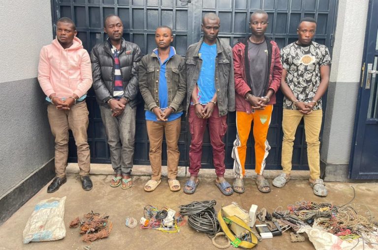 Rubavu: Batandatu bafungiwe kwiba insinga z’amashanyarazi