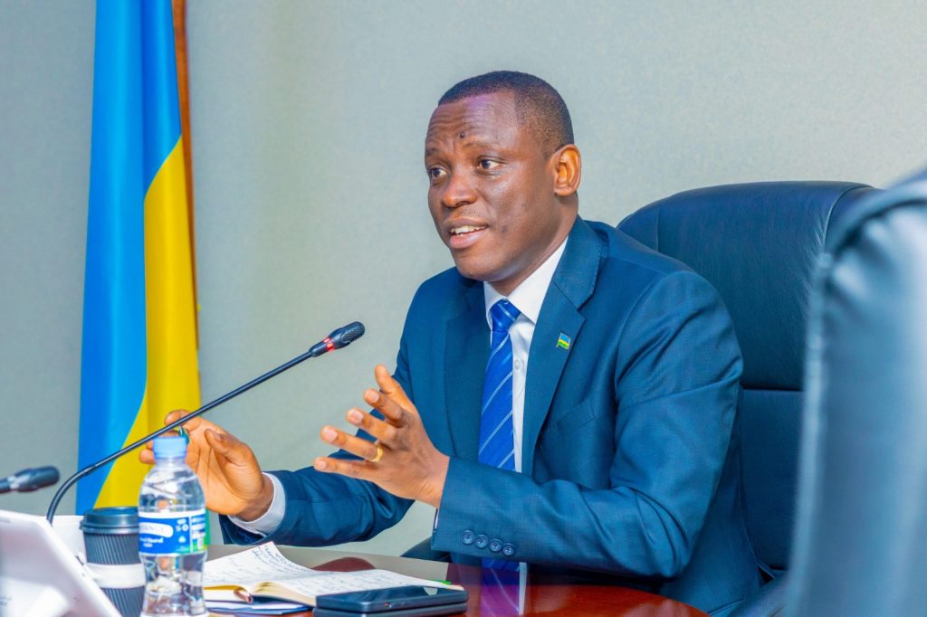 Dushaka kubaka igihugu kizira ibinyobwa bigira ingaruka ku baturage – MINALOC