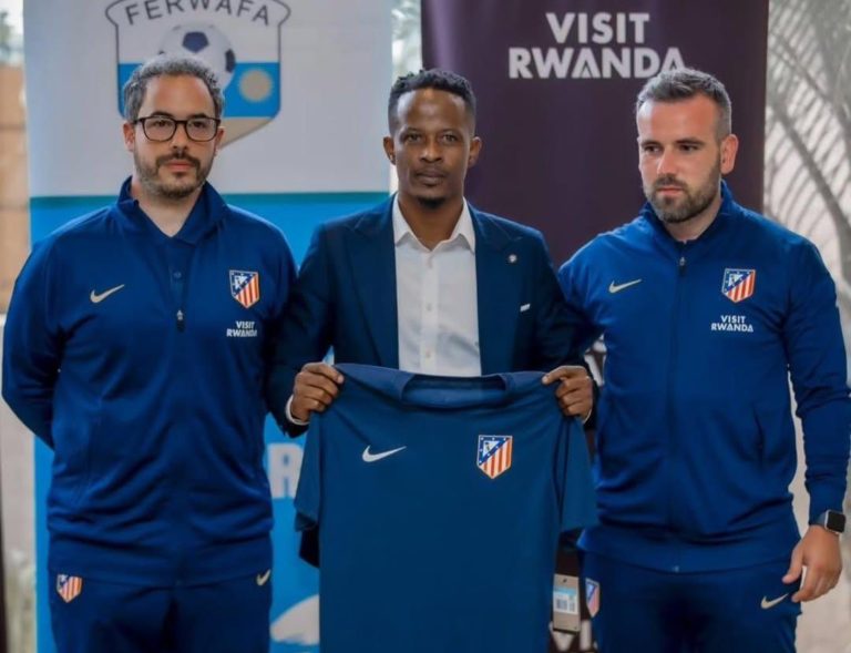 Haruna Niyonzima mu batoza 13 bazajya gufata amasomo ya Atletico Madrid