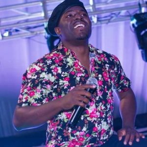 Uncle Austin yaciye amarenga yo guhagarika umuziki