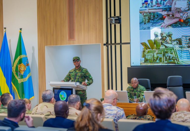 RDF yaganirije ku mutekano abahagarariye inyungu za gisirikare 