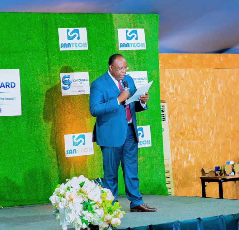 Dr Habumuremyi yasabye urubyiruko&nbsp; kubyaza umusaruro AI na Robo byihishemo iterambere