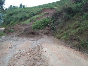 Karongi: Inkangu yafunze umuhanda Birambo-Rugabano-Rukopfu-Rubengera