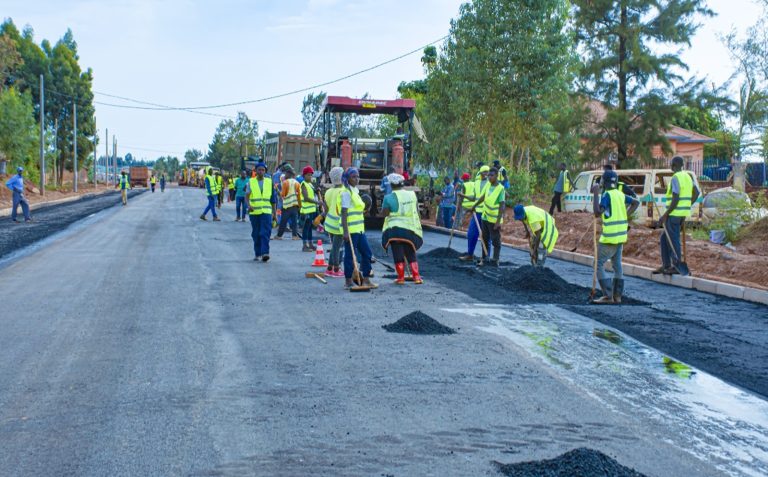 Nyagatare: Abatishoboye basaga 1,600 bashakiwe  imirimo barikenura