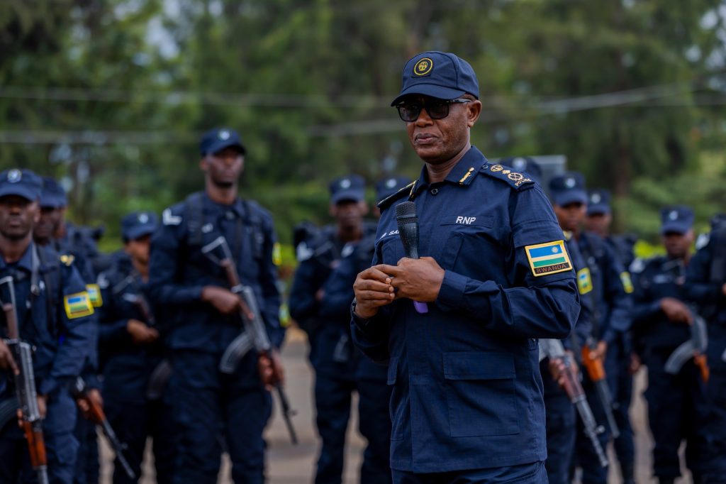 Abapolisi bagiye kujya mu butumwa basabwe kuba ba ambasaderi b’Igihugu