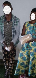 Rubavu: Babiri bafatanywe udupfunyika 280 tw’urumogi