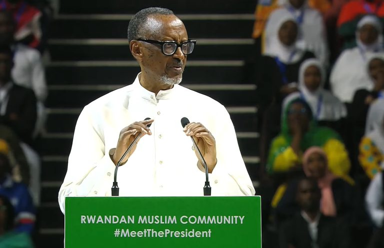 Abayisilamu iyo bateye imbere n’Igihugu gitera imbere – Perezida Kagame