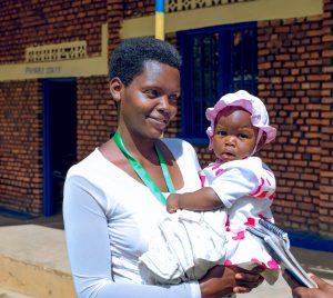 Nyagatare: Umubyeyi w’abana 3 ugarutse mu ishuri ku myaka 31 yiyemeje kwiga, akaminuza