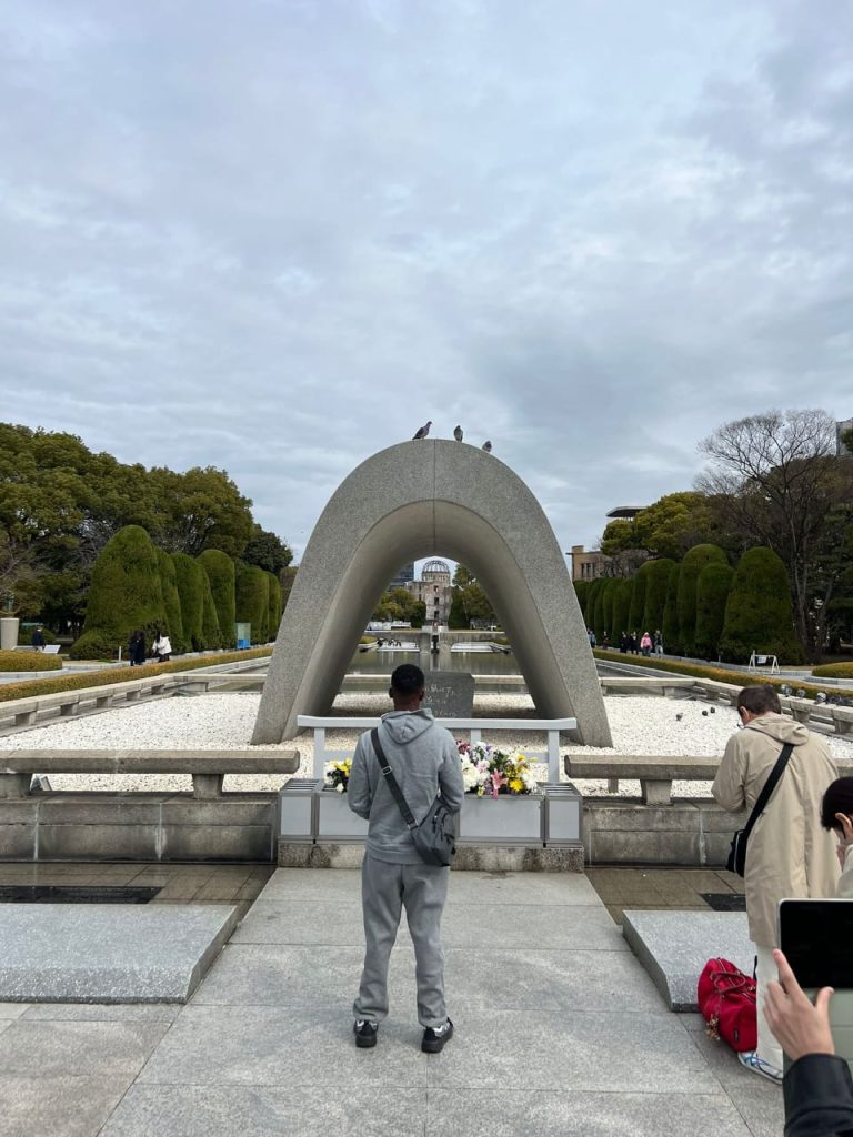 Mani Martin yanyuzwe no gusura ingoro ndangamateka ya Hiroshima