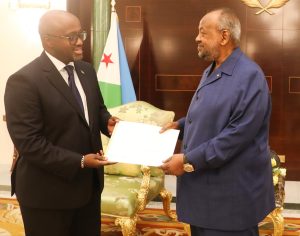 Amb Nduhungirehe yashyikirije Perezida wa Djibouti Ismail ubutumwa bwa Perezida Kagame