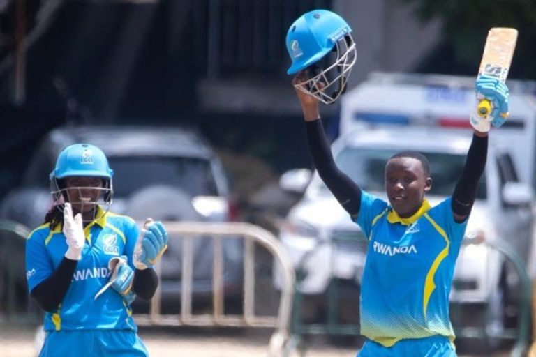 Cricket: Ku myaka 15, Umunyarwandakazi yanditse amateka ku Isi