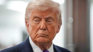 Trump yahaye Iran amasaha 48 yo gufungura inzira y’amazi ya Hormuz