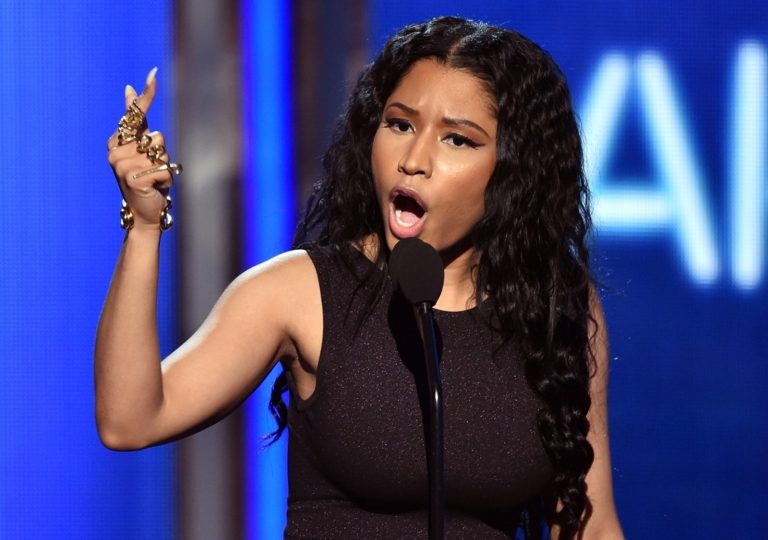 Nicki Minaj yajyanywe mu nkiko ashinjwa ubwambuzi
