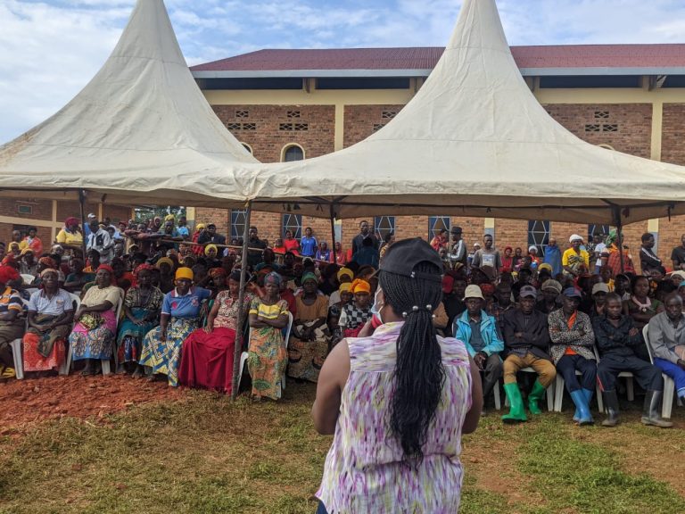 Uko yacurujwe muri Aziya aho yajyanwe yizezwa akazi