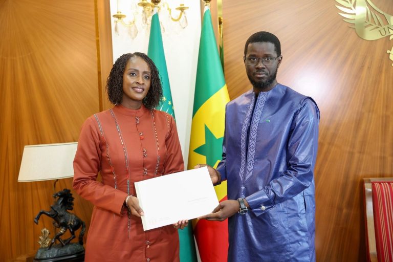 Minisitiri Mukazayire yashyikirije Diomaye Faye ubutumwa bwa Perezida Kagame