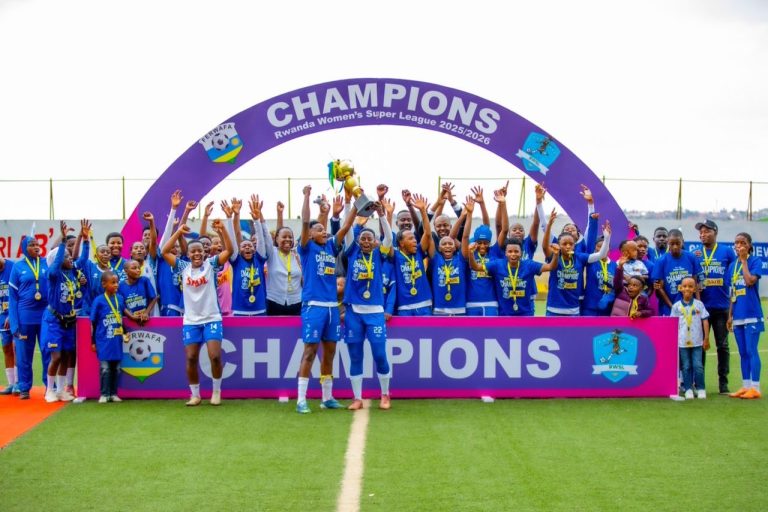 Rayon Sports WFC yegukanye Igikombe cya Shampiyona ku nshuro ya gatatu yikurikiranya