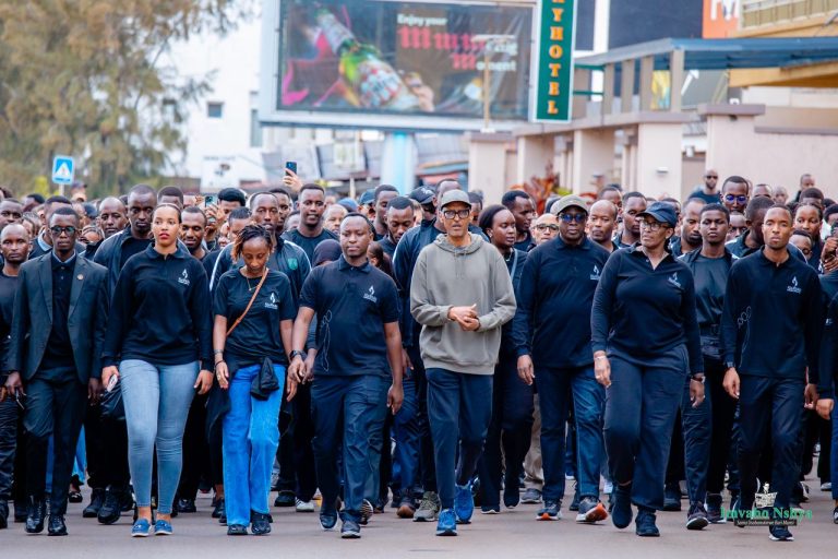 Kwibuka32: Perezida Kagame na Madamu Jeannette Kagame bitabiriye Walk to Remember