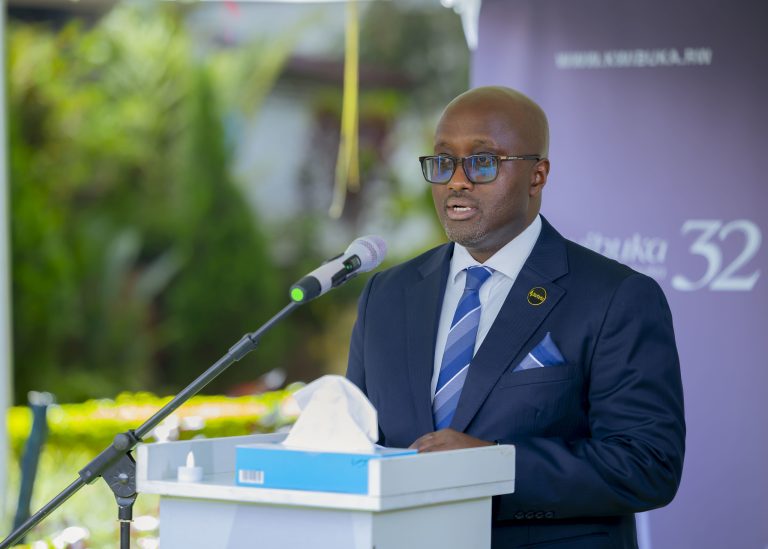 Minisitiri Nduhungirehe yashimye abari mu ngabo za MINUAR bahishe Abatutsi muri Jenoside
